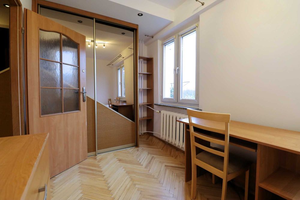 ul.STARZYŃSKIEGO/ 4 pokoje / po remoncie / dużo szaf / tereny zielone