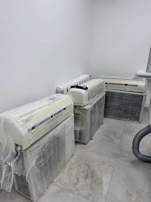 Кондиціонер Mitsubishi та Midea