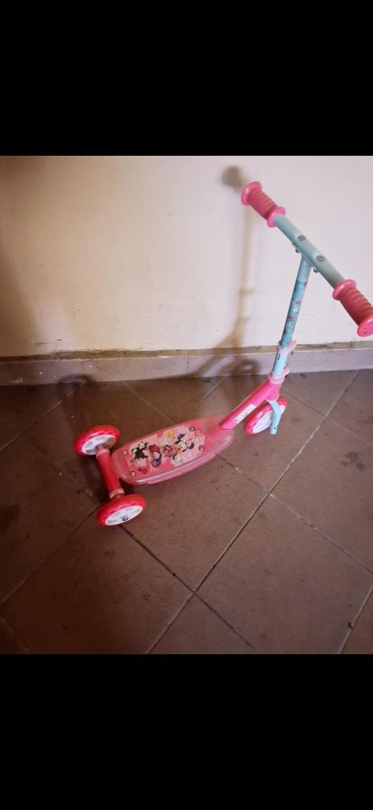 Hulajnoga i wózek dla lalek