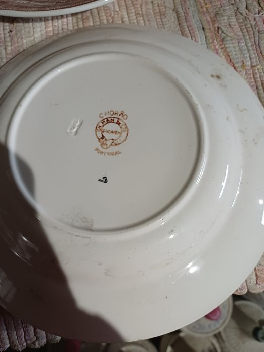 Lote variado de pratos cavalinho.