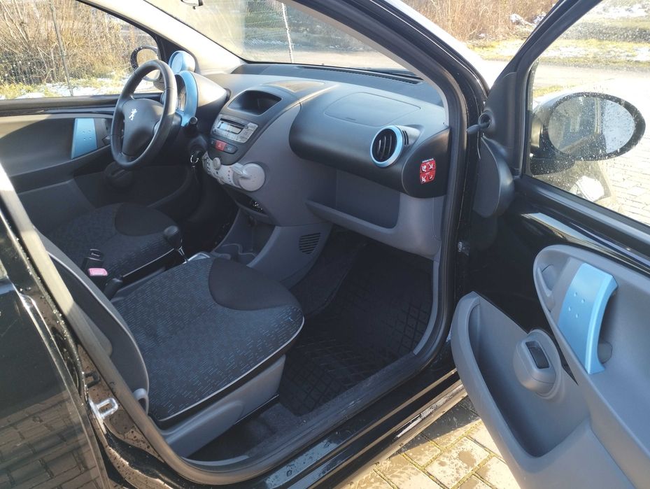 Продаж автомобіль