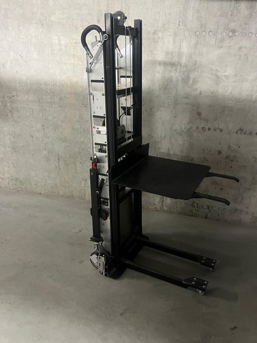 Schodołaz Towarowy,  Akumulatorowy – Udźwig  540 kg