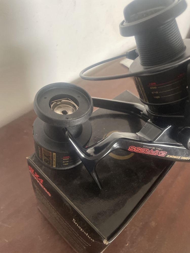Carreto de pesca marca QUANTUM modelo express SLX4