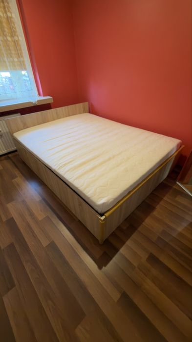 Lozko 165 x 200 i dwie szafki