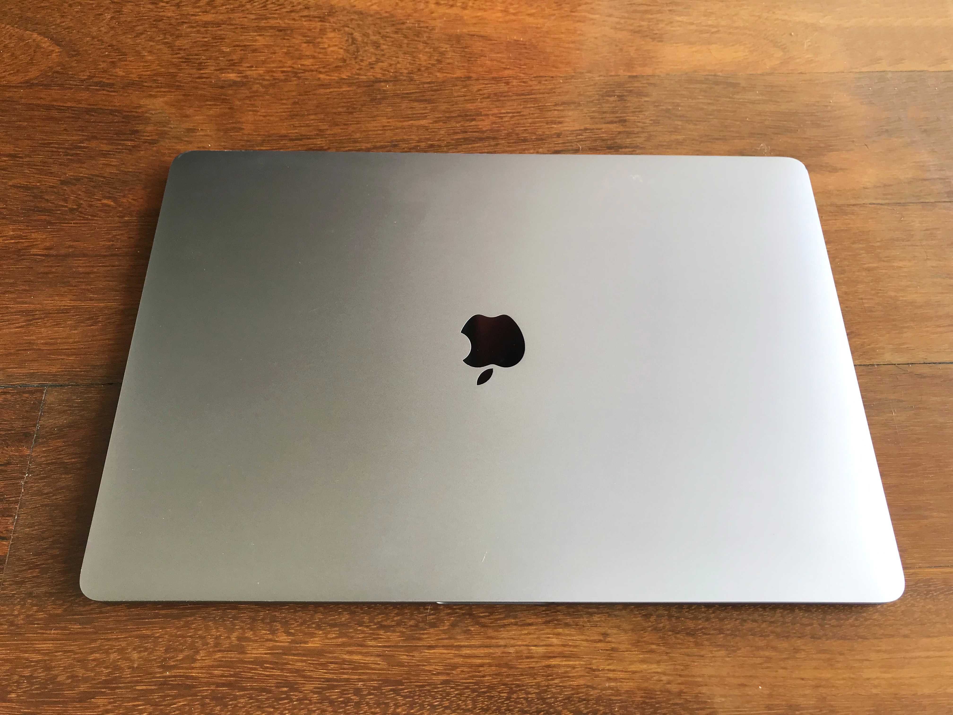 MacBook Pro 15 Touch bar (2019) (A1990) - Como novo / Com garantia