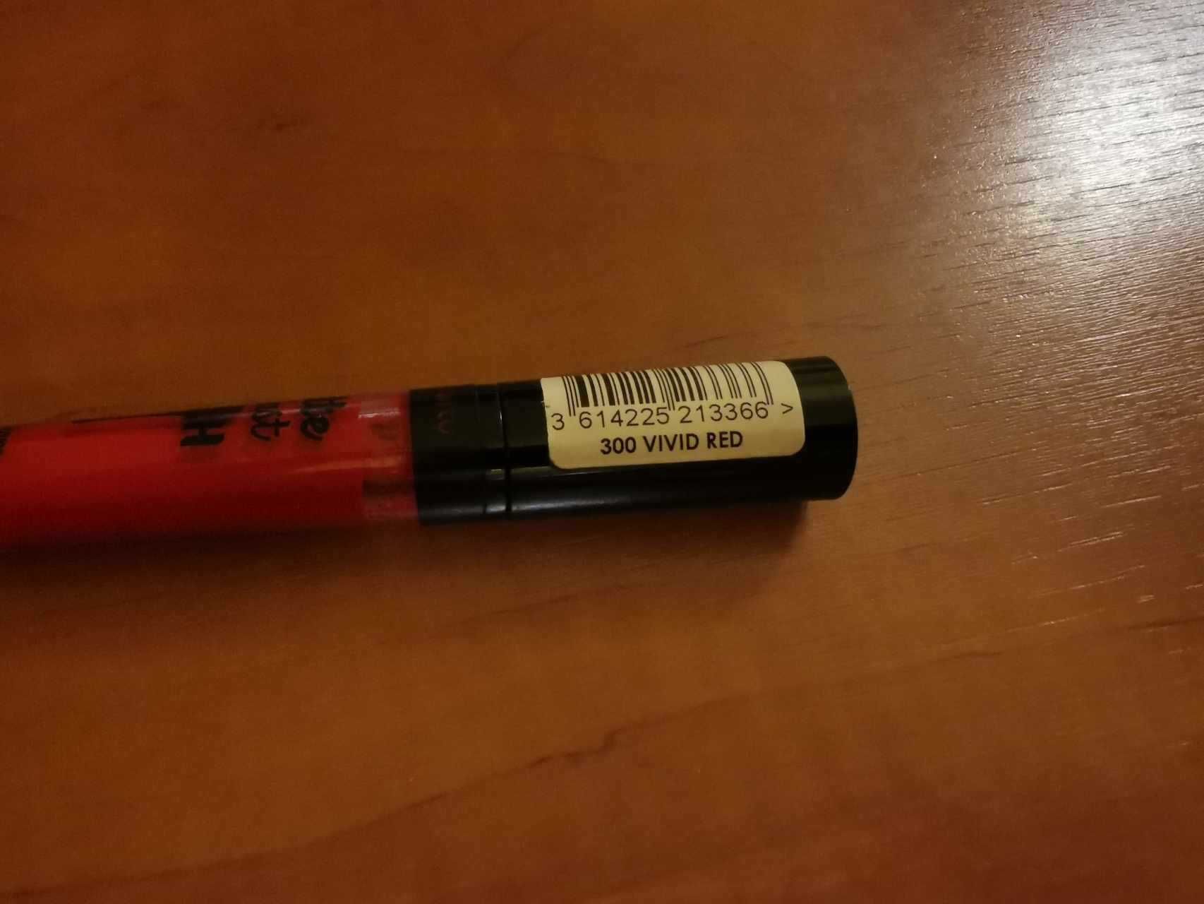 4 pomadki i błyszczyki w kolorach czerwony i różowy Deborah i inne