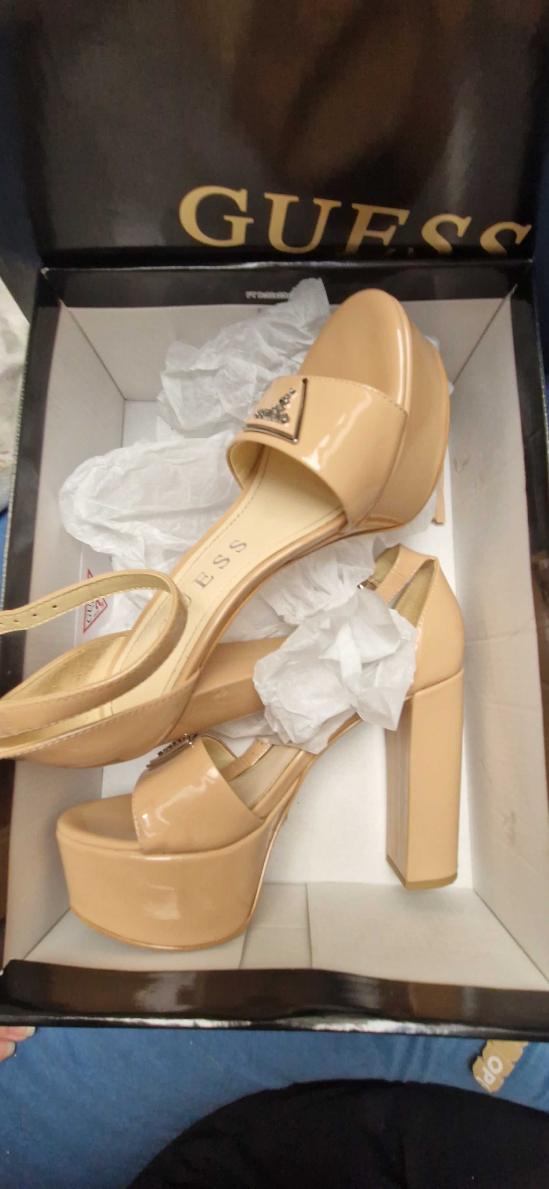 Buty sandaly na koturnie platformie  wysokie obcasy na slupku GUESS