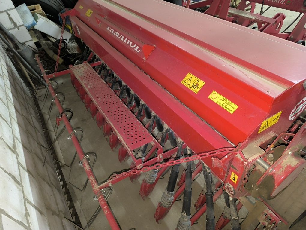 Siewnik UNIA-FAMAROL 3 m w Oryginale