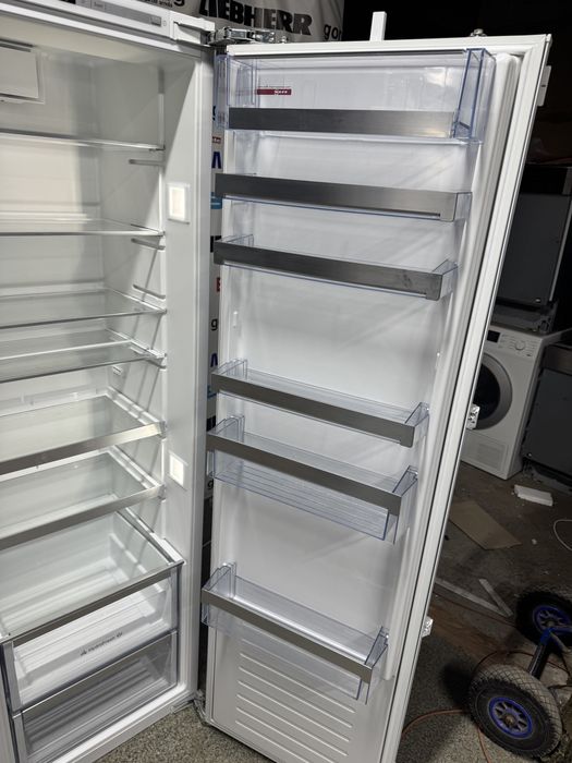 Холодильна камера вбудованого типу Neff (холодильник)