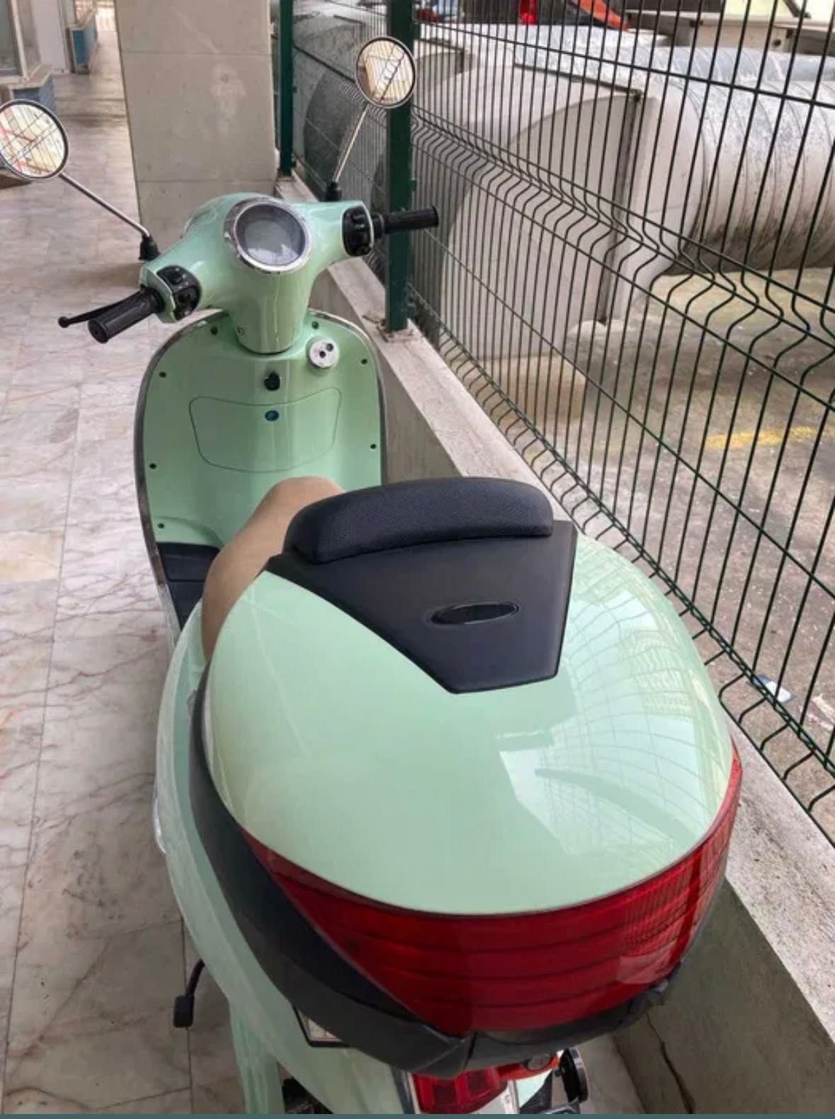 Scooter elétrica Efun Pusa 14 091 km