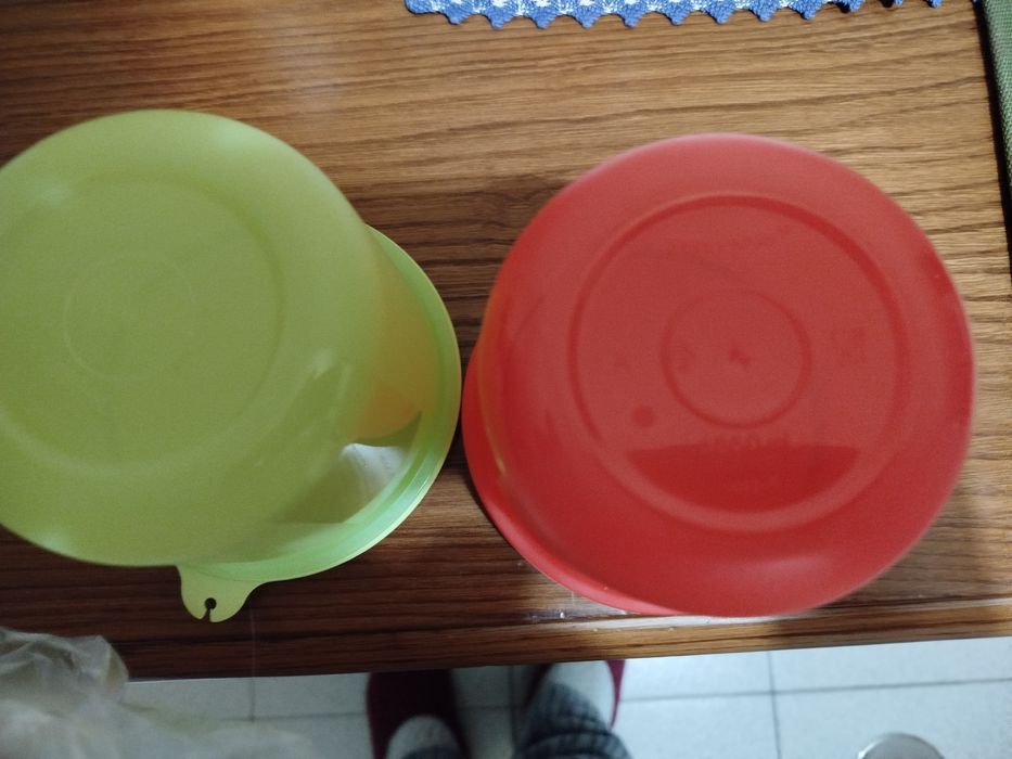 Artigo da Tupperware Novo diferentes