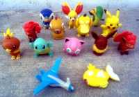 Coleção de figuras Pokémon
