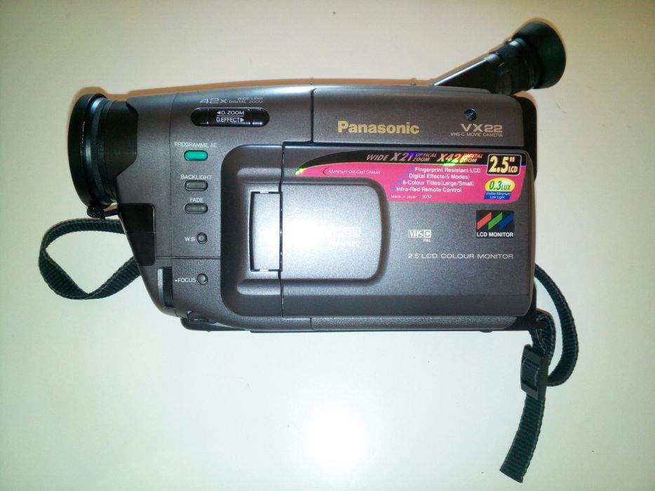 60Panasonic NV-VX22EG com tripé