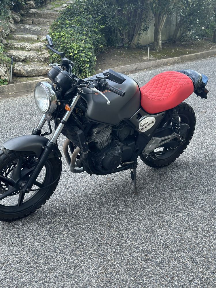 Honda CB 500 em bom estado