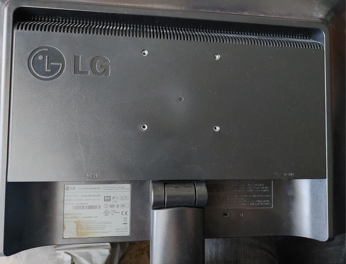 Monitor LG Flatron W1934S-BN