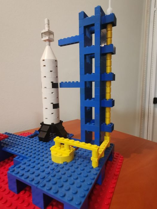 Lego 358 Rocket base