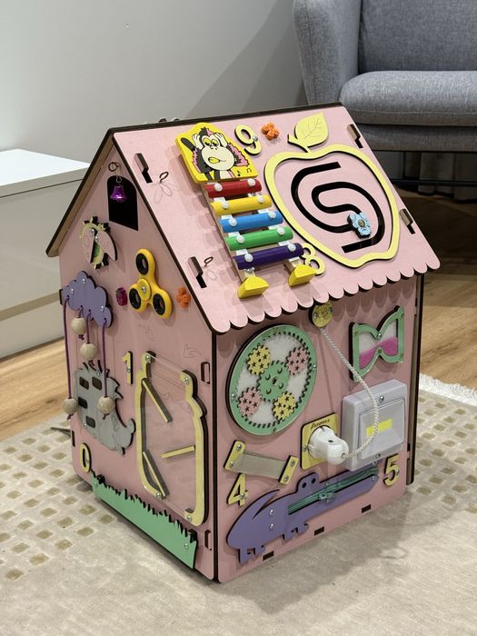 Бізі будинок дитячий