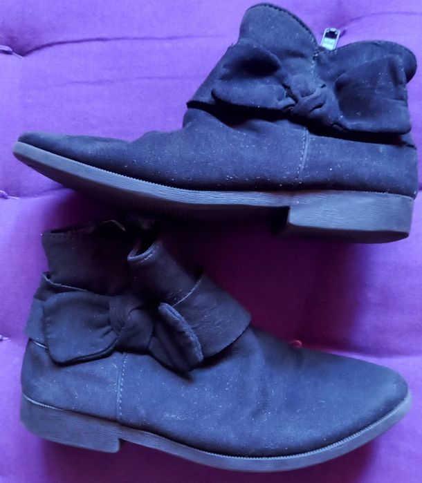 Czarne krotkie botki zamszowe dziewczece 26 H&M