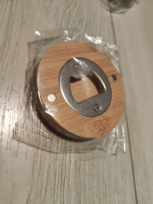 Otwieracze do butelek z magnesem. 9szt