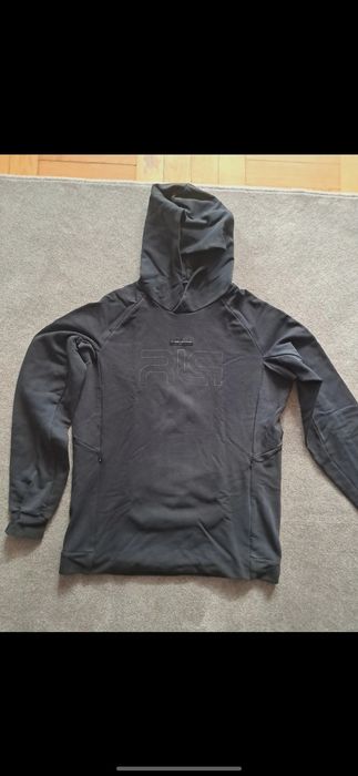 Czarna bluza z kapturem 4F z kolekcji Roberta Lewandowskiego r.L