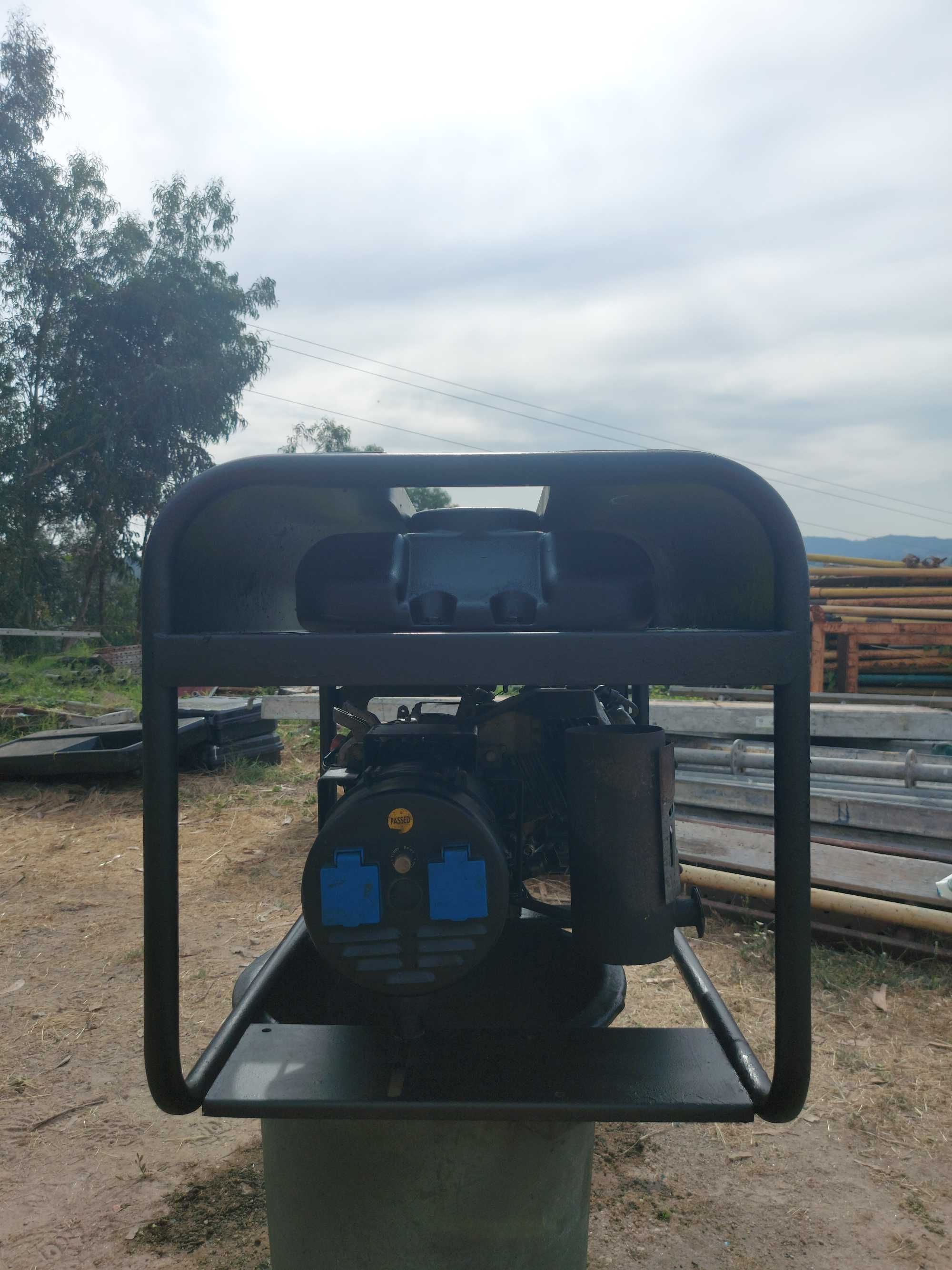 Gerador a Gasolina 4.1 kVA com Motor Honda GX 270