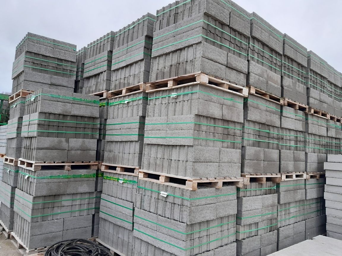 Pustaki fundamentowe szalunkowy bloczek betonowy murarski szolunek