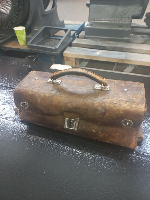 Mala Vintage de Couro Original para Restauro