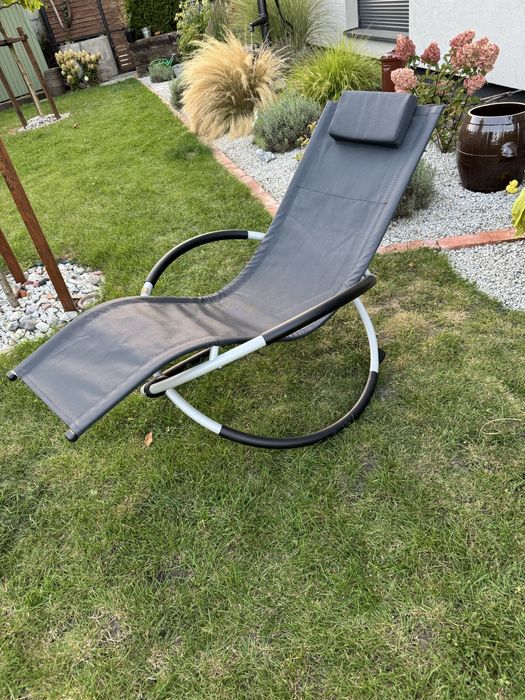 Nietuzinkowy leżak bujany