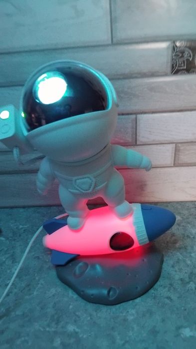 Музичний зоряний світильник і нічник космонавт Rocket Astronaut...