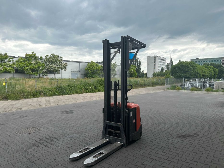 Paleciak elektryczny Toyota BT SPE125L Maszt 4,1m