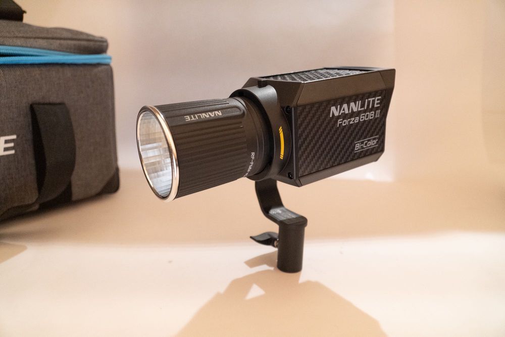 Lampa LED Nanlite Forza 60B II Bi-Color + Dodatki