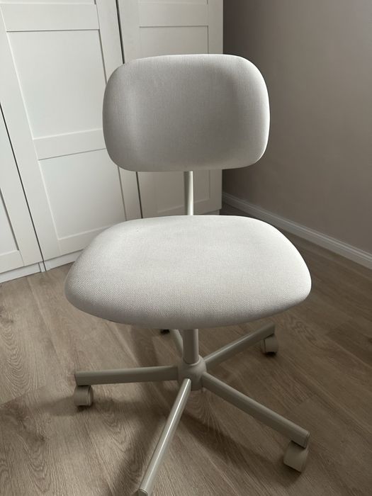 Krzesło do biurka Ikea beżowe BLECKBERGET