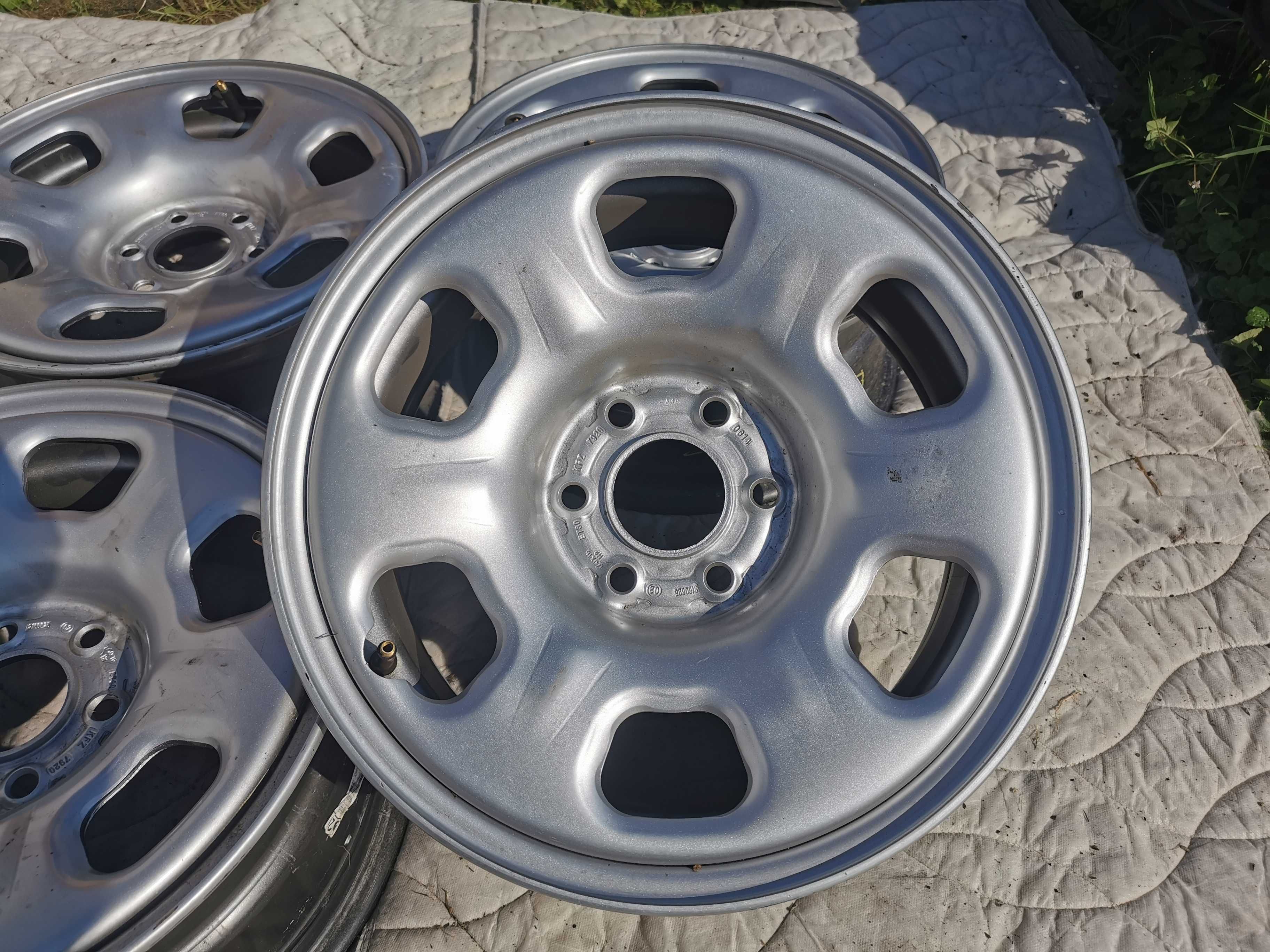 4x felgi stalowe 7Jx16 Nissan Navara Pathfinder 6x114,3 ET30 nowe KFZ