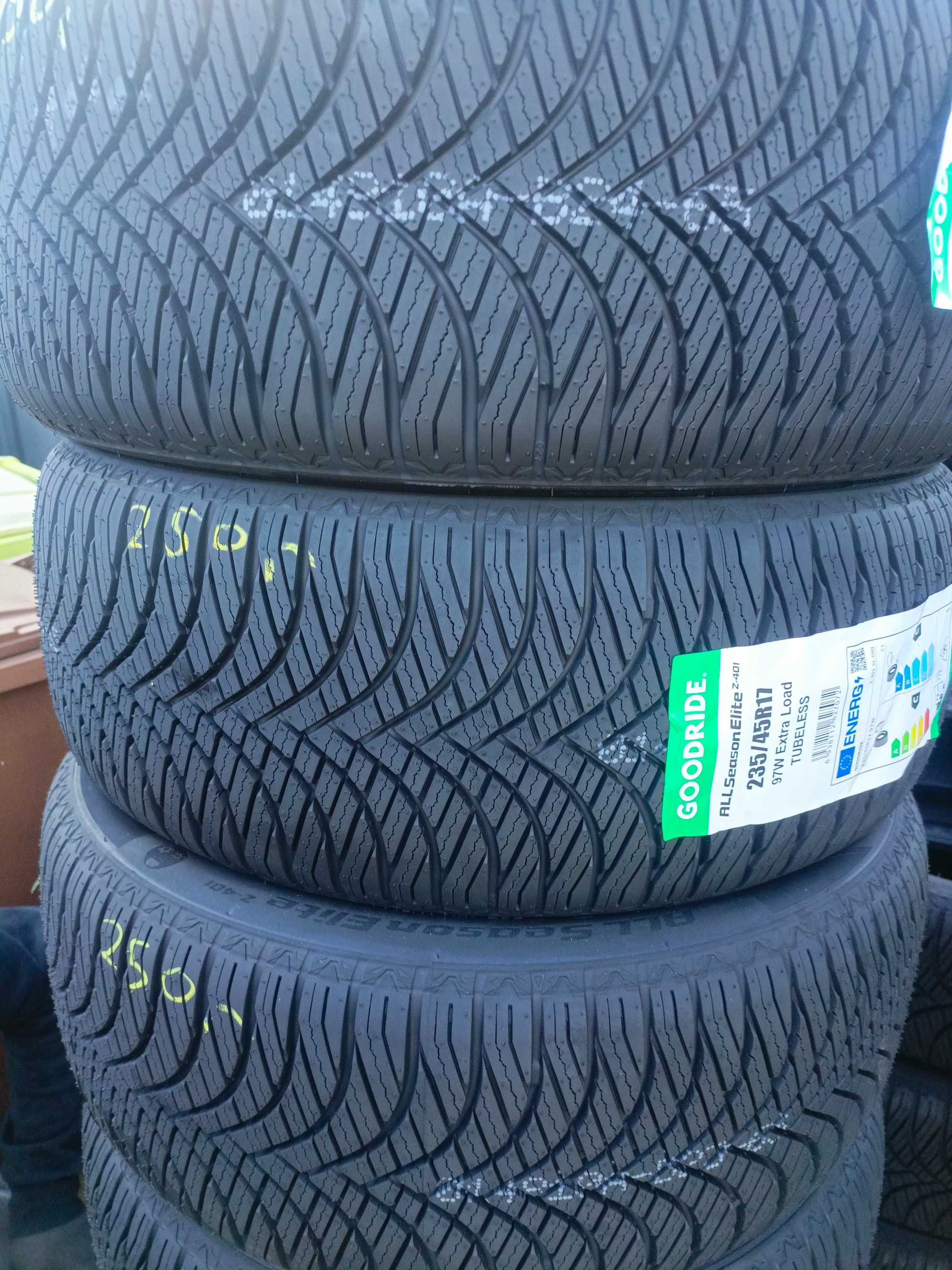 Nowe opony całoroczne wielosezonowe 235/45/17 Goodride 2025r