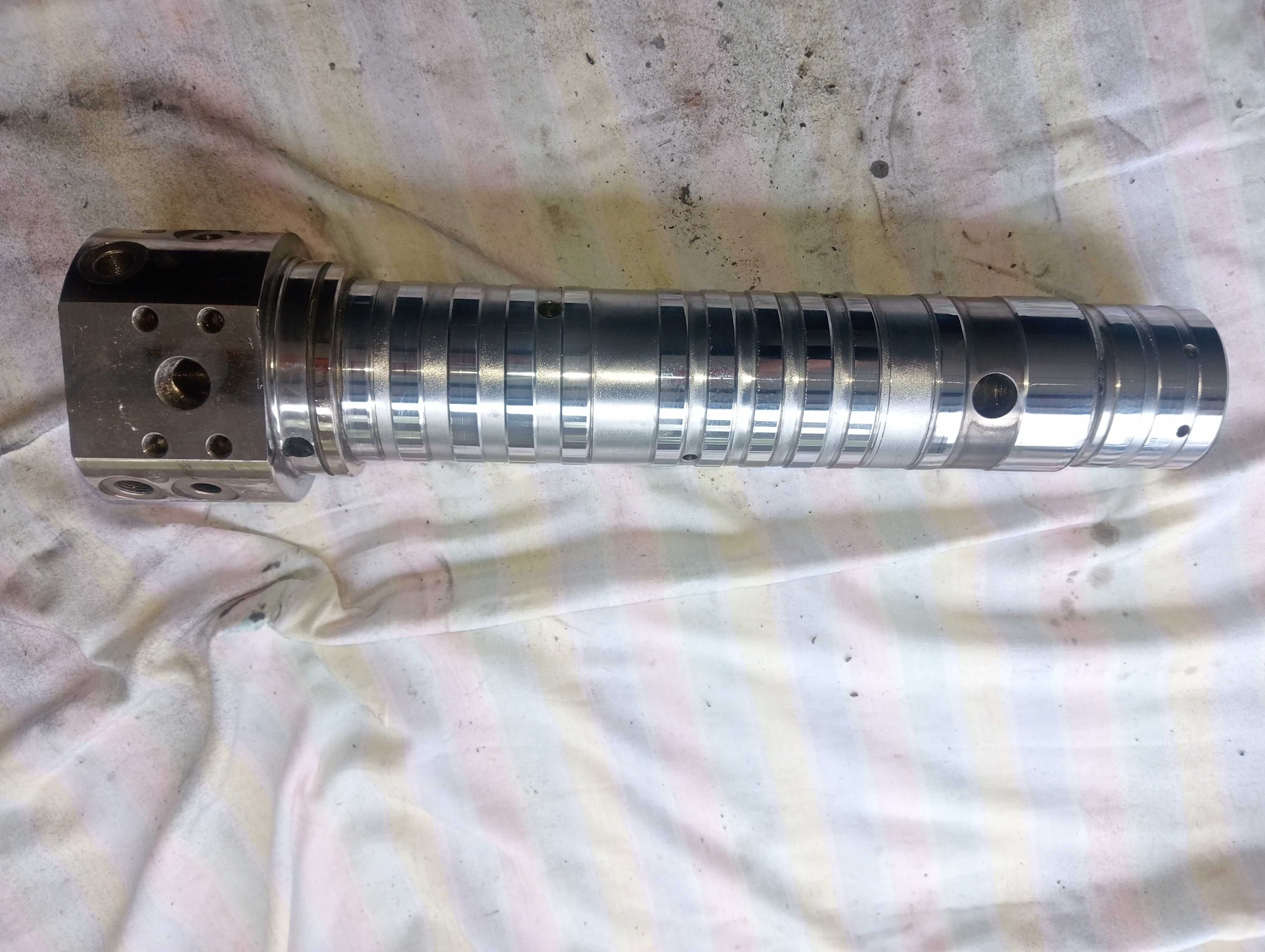 Mecalac 12 pręt obrotnica hydrauliczna