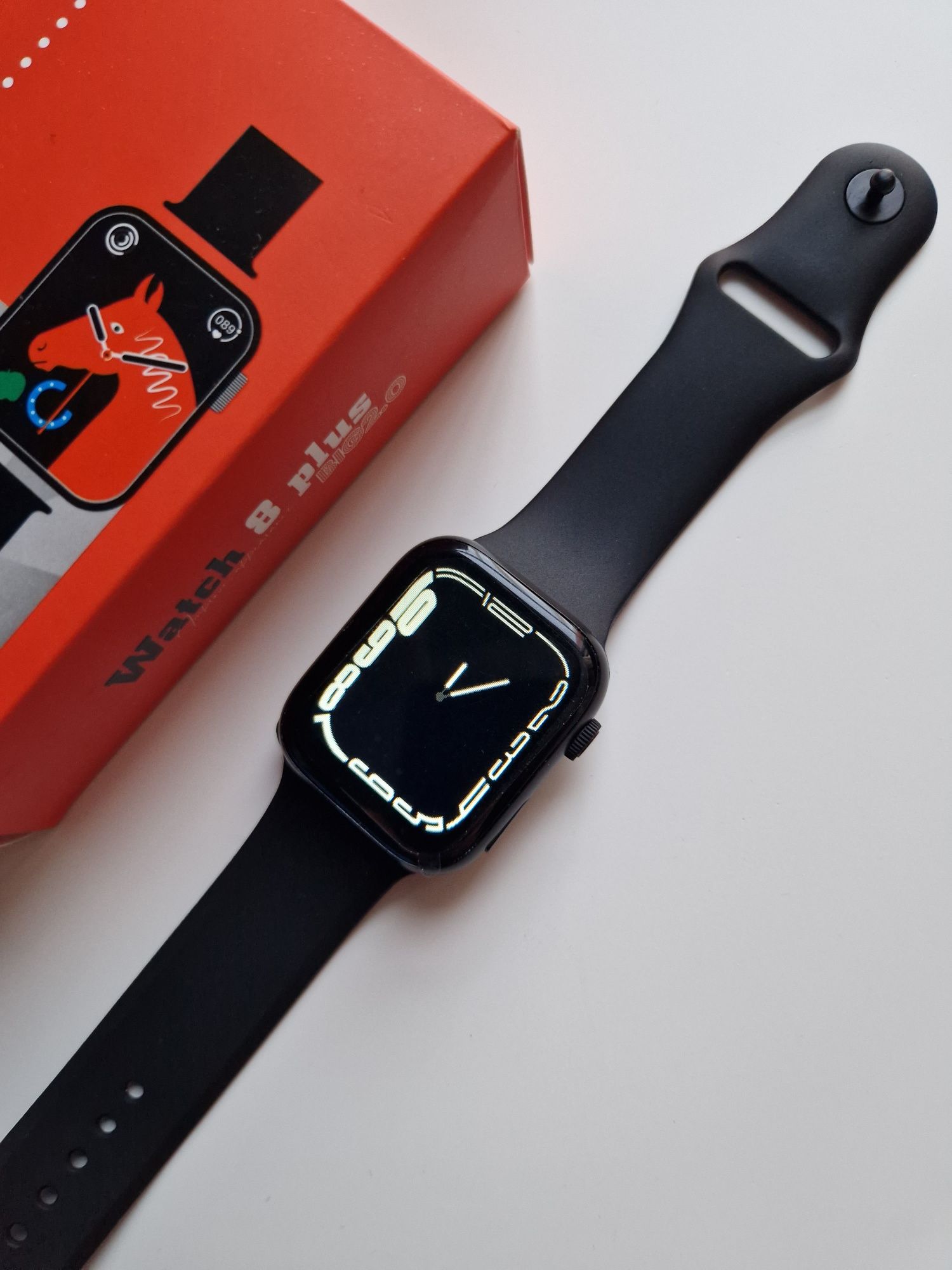 Czarny smartwatch tani