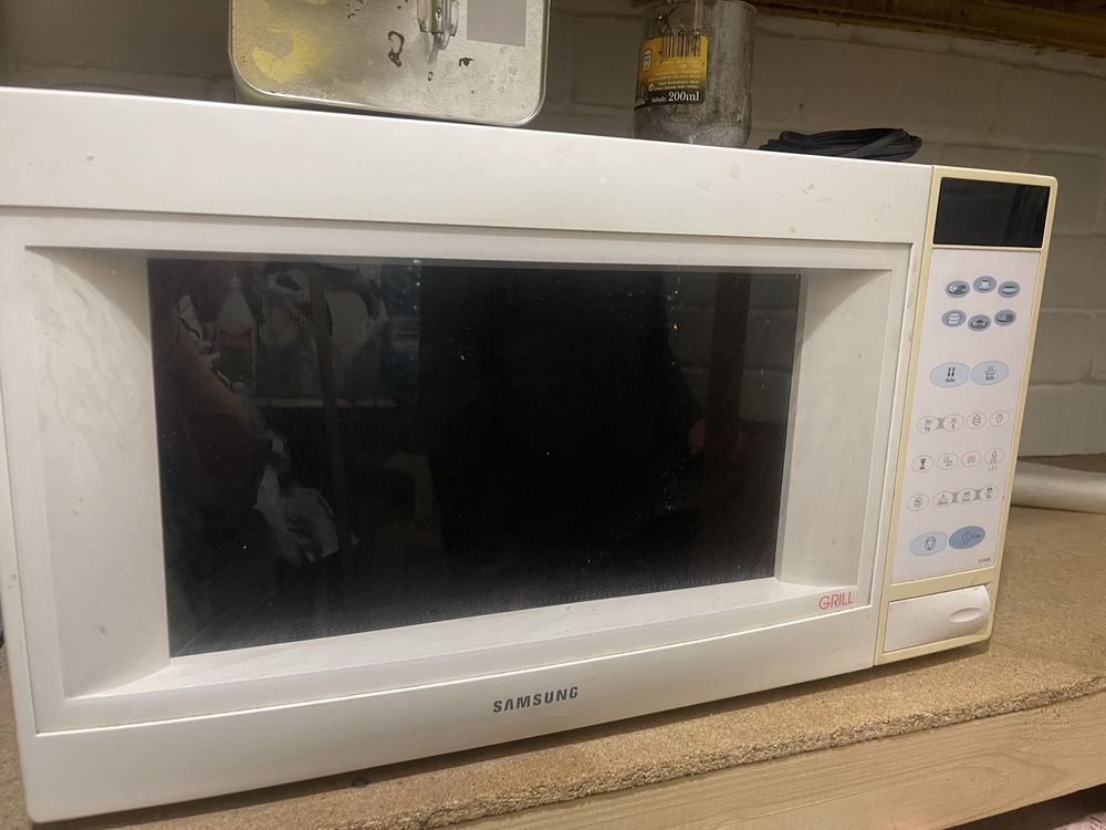 Мікрохвильовку Samsung