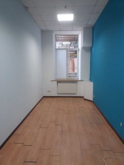 Здам 16м2 ТЦ «Дом і інтер'єр» Б/п парковка. Світло. Центр. Без комісії