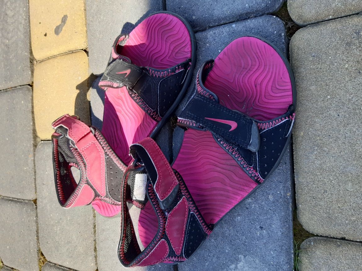 Sandały dziewczęce Nike r.36 dł.wkł. 21