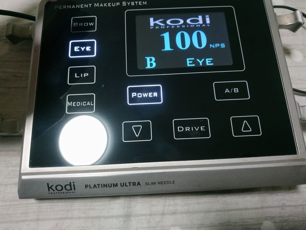 Апарат для перманентного макіяжу в кейсі Kodi "Platinum Ultra System"