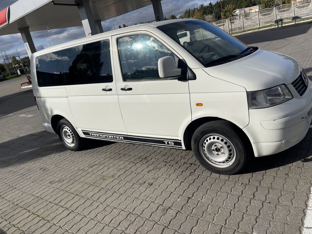 Vw Transporter T5 2.5tdi r5 9osób