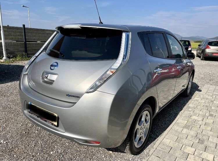 Nissan Leaf 30 KW 2016 року