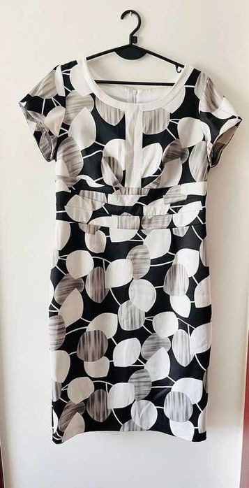 Czarna biała sukienka midi z krótkim rękawem XXL 44