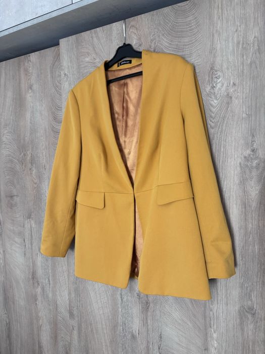 Стильний піджак гірчичного кольору