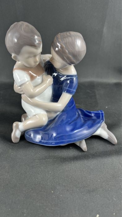 Porcekanowa figurka dzieci B&G