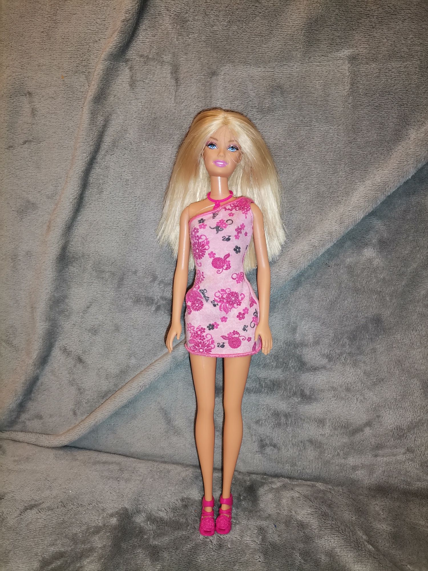 Lalka Barbie z dodatkiem
