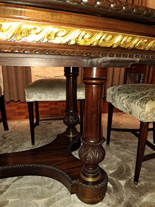 Mesa de jantar estilo antigo + 6 cadeiras