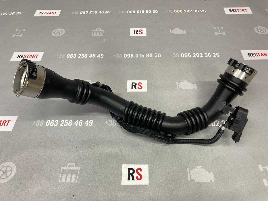 Патрубок інтеркулера 1.6 dCi Renault Trafic (Рено Трафік) 144603264R