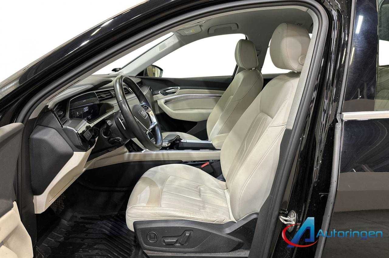 Авто в дорозі Audi e-tron 55 95 кВт 2019 ауді е-трон
