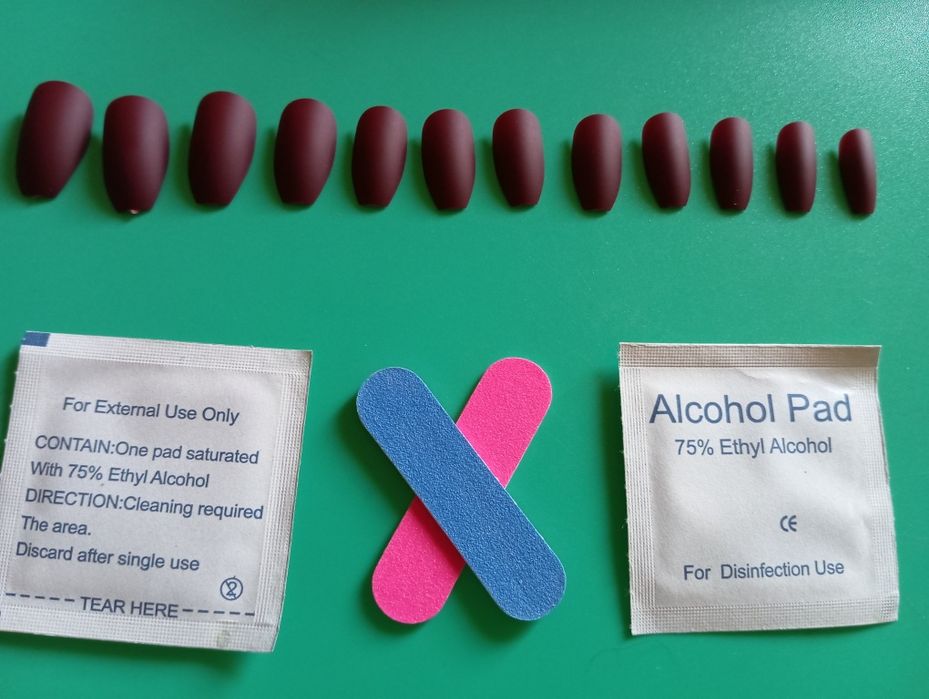 Zestaw 12 szt czekoladowych paznokci matowych + gratisy